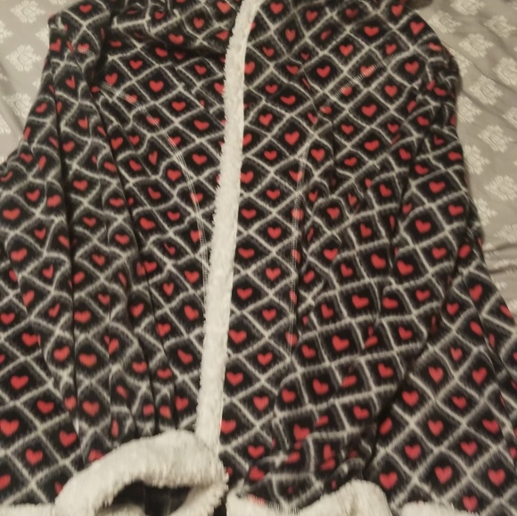 Robe - Picture 1 of 1